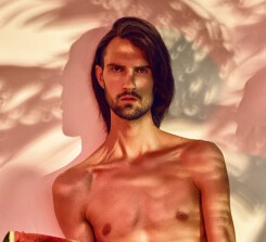 Xuất hiện thí sinh có chiều cao khủng nhất trong lịch sử Next Top Model!