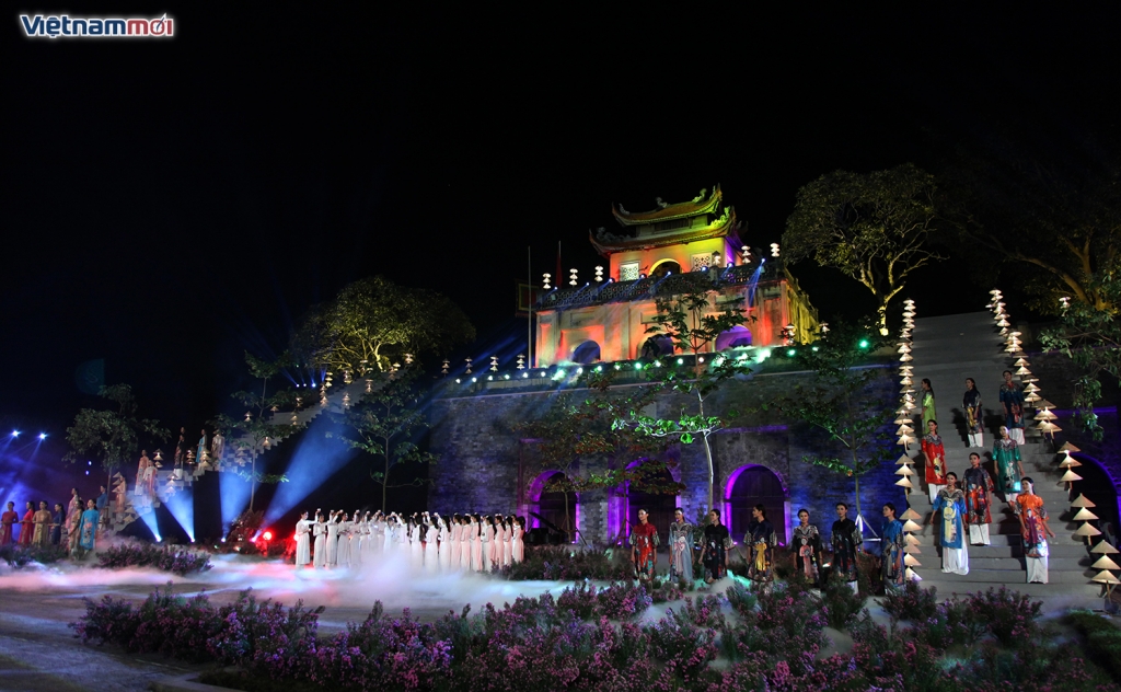 Festival Áo dài Hà Nội 2016: Duyên dáng tà áo dài Việt Nam ngam nguoi con gai viet yeu kieu trong ta ao dai truyen thong