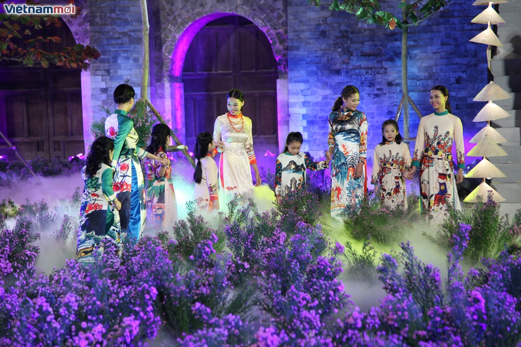 ngam nguoi con gai viet yeu kieu trong ta ao dai truyen thong