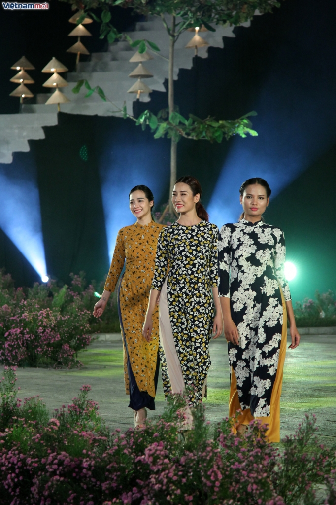 ngam nguoi con gai viet yeu kieu trong ta ao dai truyen thong