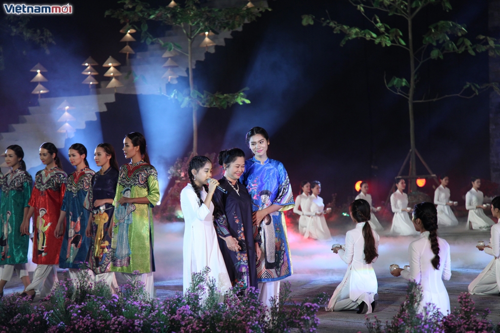 Festival Áo dài Hà Nội 2016: Duyên dáng tà áo dài Việt Nam ngam nguoi con gai viet yeu kieu trong ta ao dai truyen thong