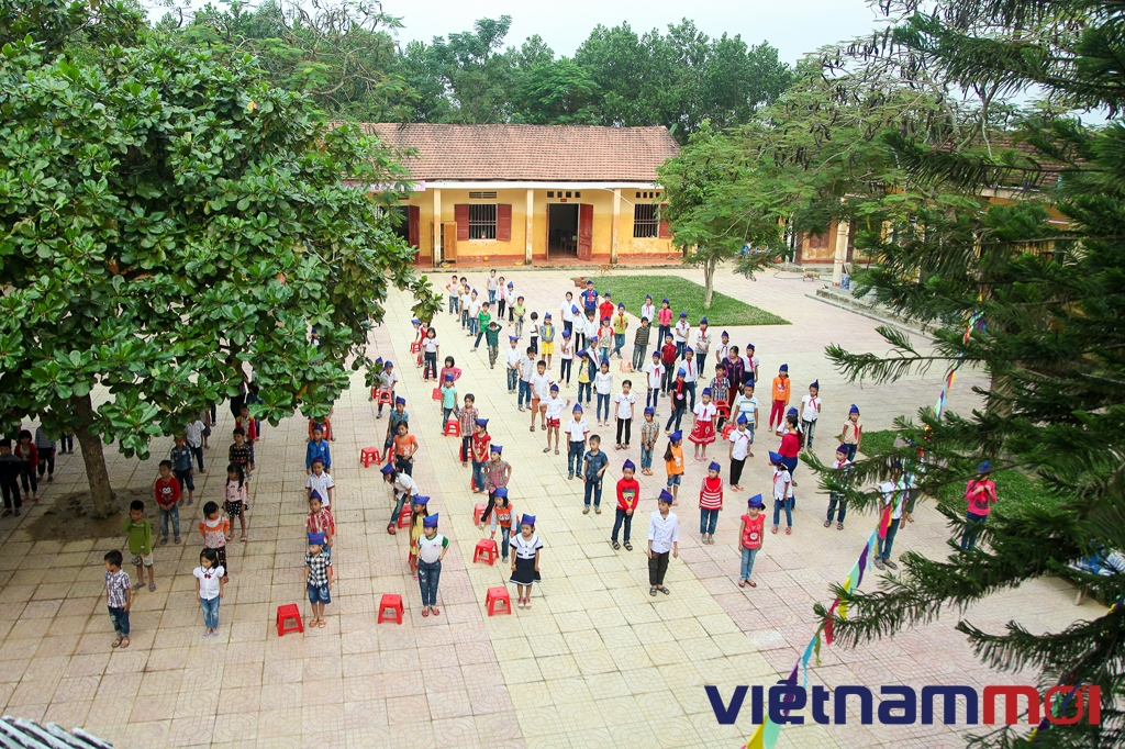 khoanh khac an tuong ngay dau tien di hoc lai cua hoc sinh ha tinh
