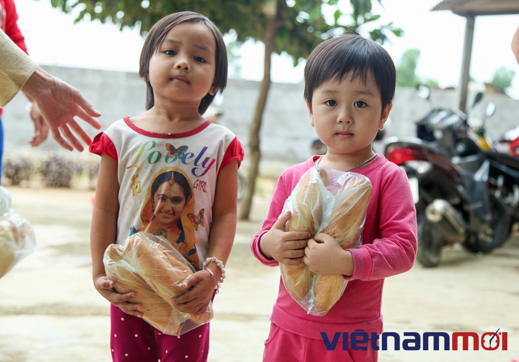 khoanh khac an tuong ngay dau tien di hoc lai cua hoc sinh ha tinh