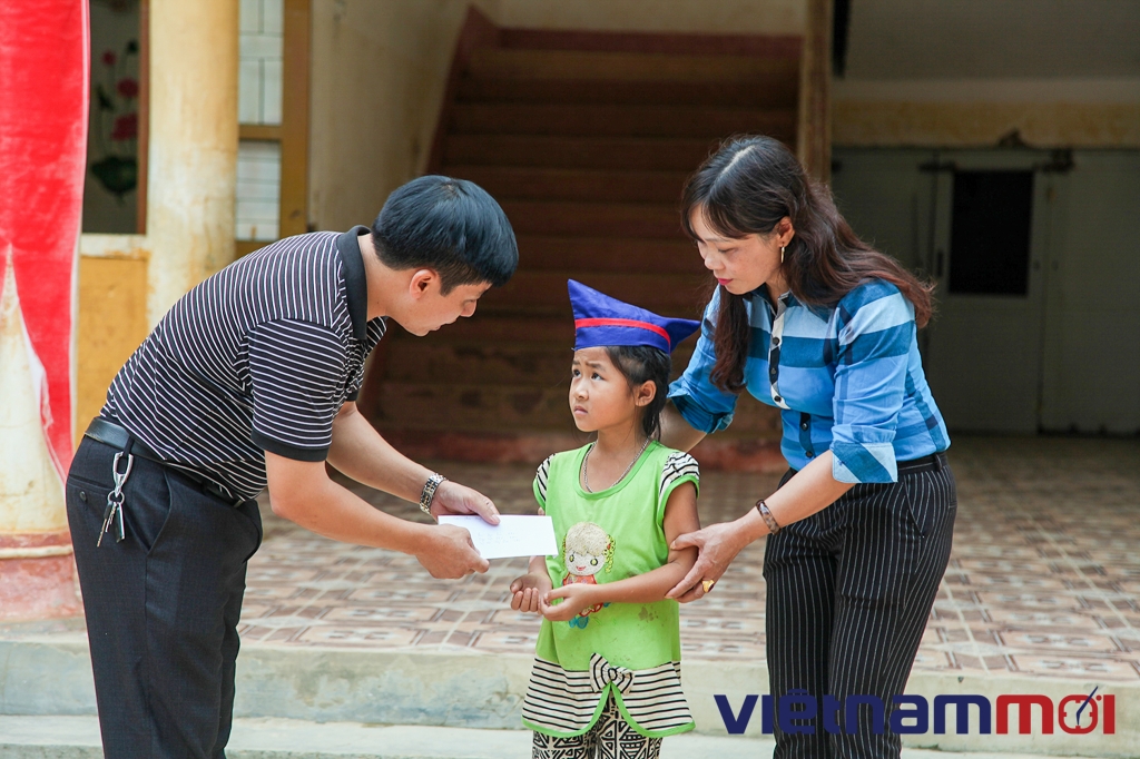 khoanh khac an tuong ngay dau tien di hoc lai cua hoc sinh ha tinh