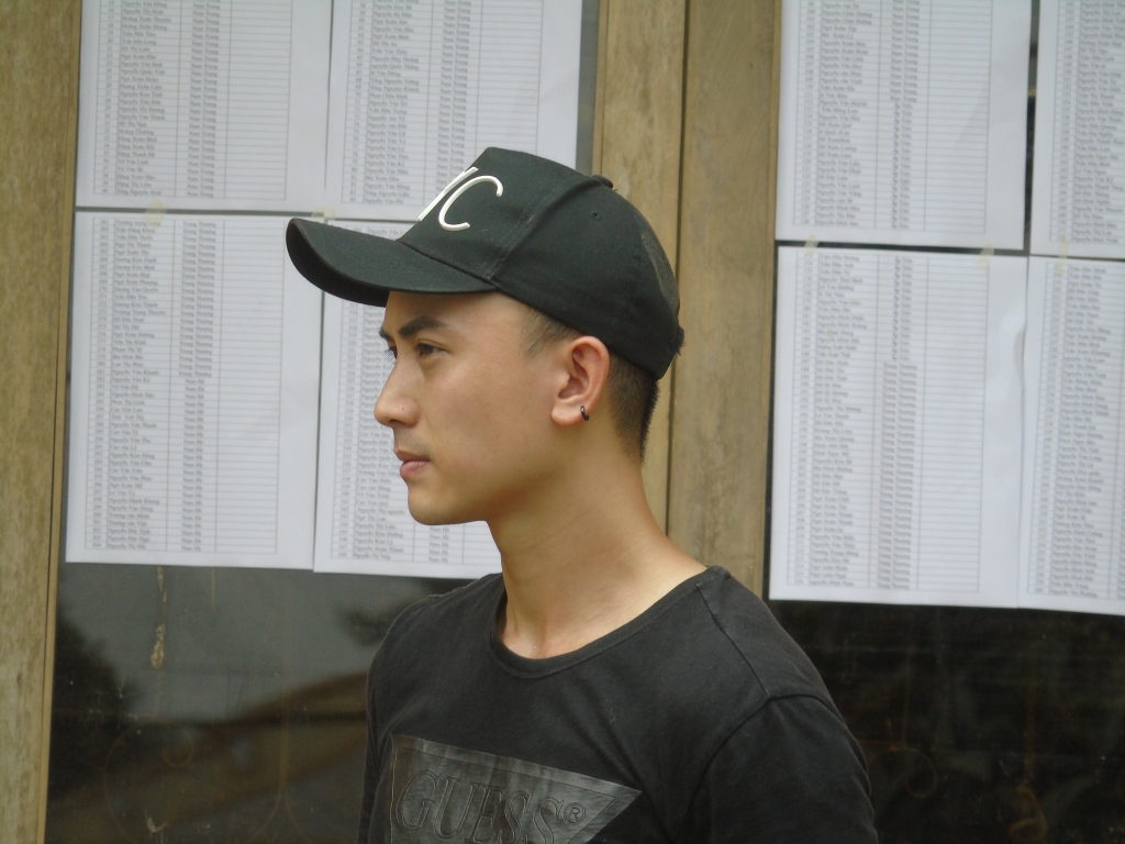 phan anh bat khoc khi den mien trung