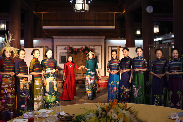 bst ao dai lan huong ra mat phu nhan nguyen thu cac nuoc toi ha noi
