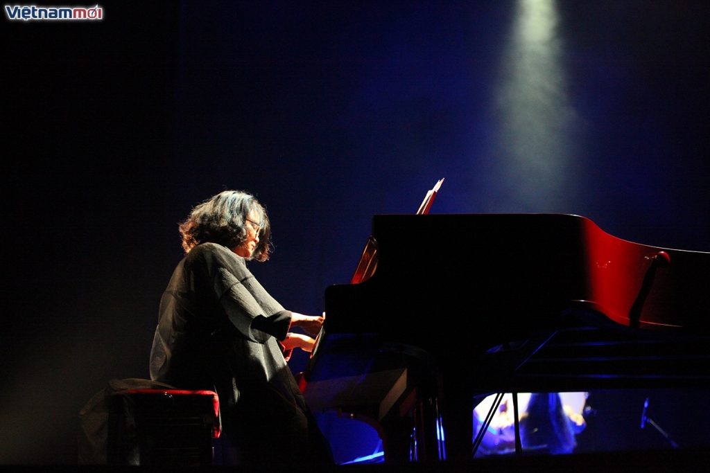 pho an my doi thoai voi cheo co qua piano