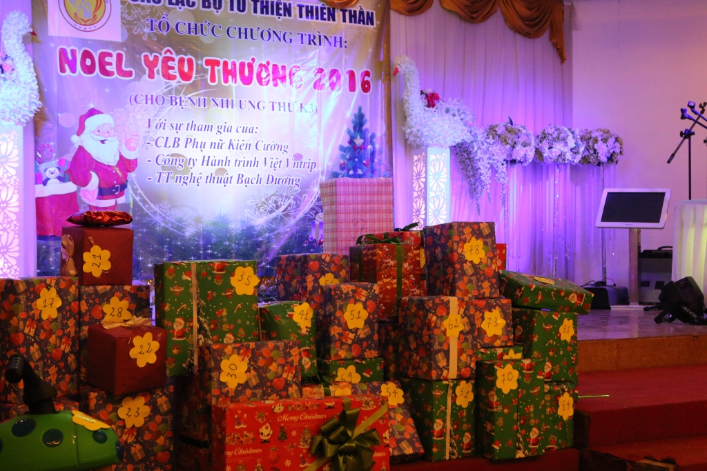giang sinh am ap cua nhung benh nhi ung thu