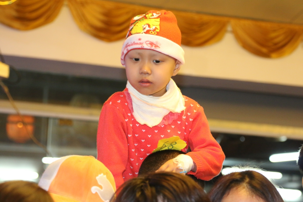 giang sinh am ap cua nhung benh nhi ung thu