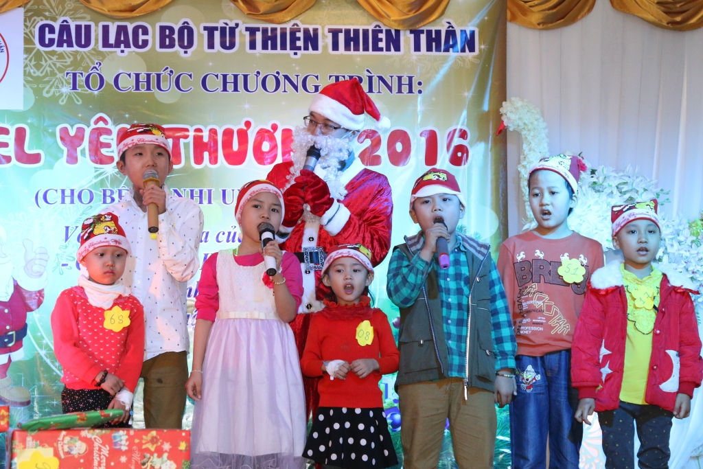 giang sinh am ap cua nhung benh nhi ung thu