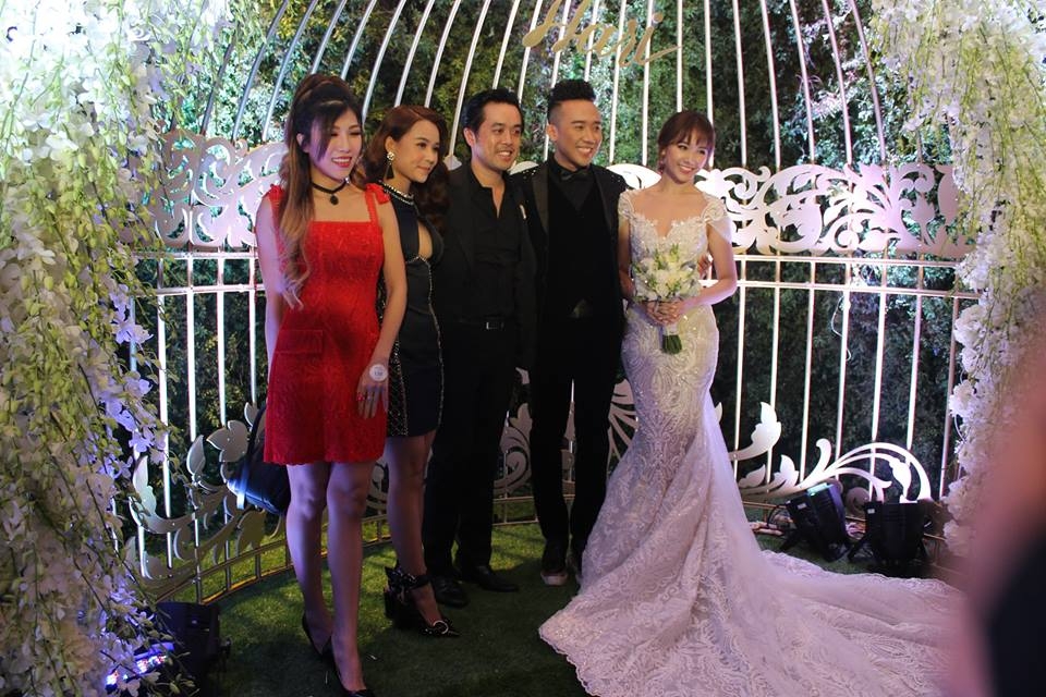 dan sao viet dinh dam du tiec cuoi cua tran thanh hari won