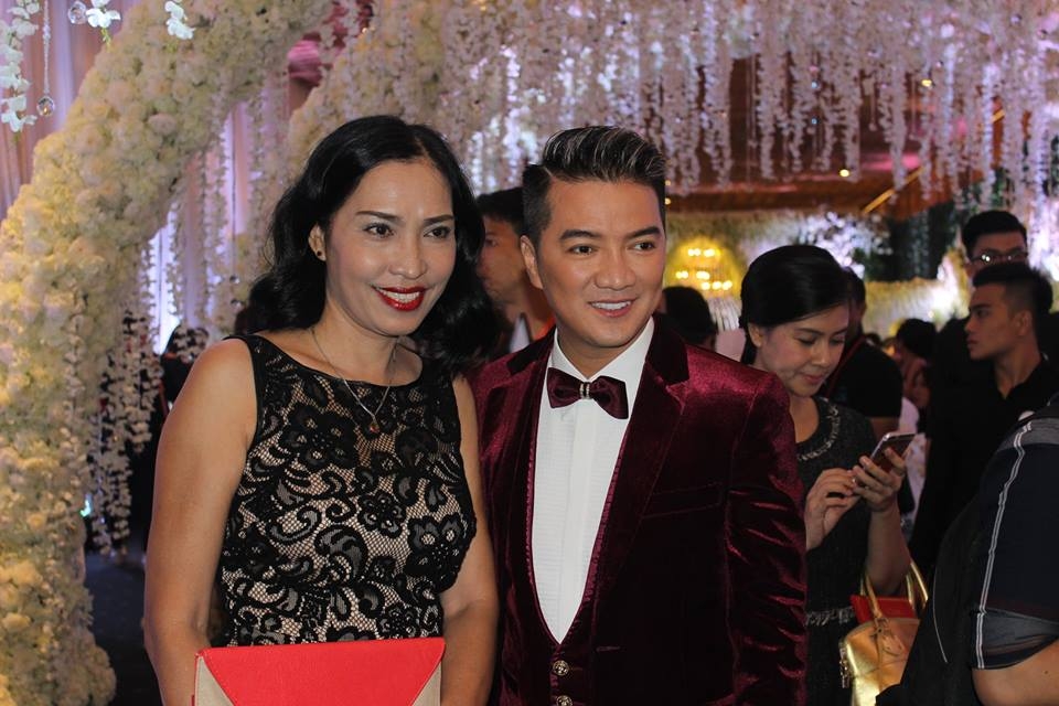 dan sao viet dinh dam du tiec cuoi cua tran thanh hari won