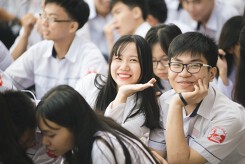 Học sinh THPT Gia Định đón lễ khai giảng ở trường mới 100 tỷ đồng