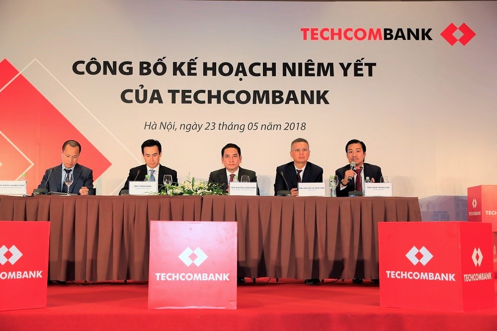 vua len san techcombank lai hop bat thuong ban chuyen tang von gap 3