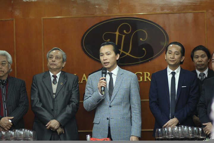 ong le van vong thoai sach von khoi tap doan la vong