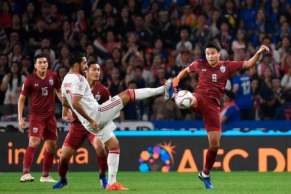 truc tiep uae vs thai lan vong bang asian cup voi chien go hoa tran dau quay ve vach xuat phat
