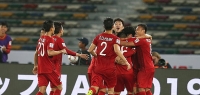 asian cup bong da viet nam co duyen voi tam ve vot