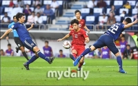 thuong tet voi cau thu viet nguoi tien ty ke no luong