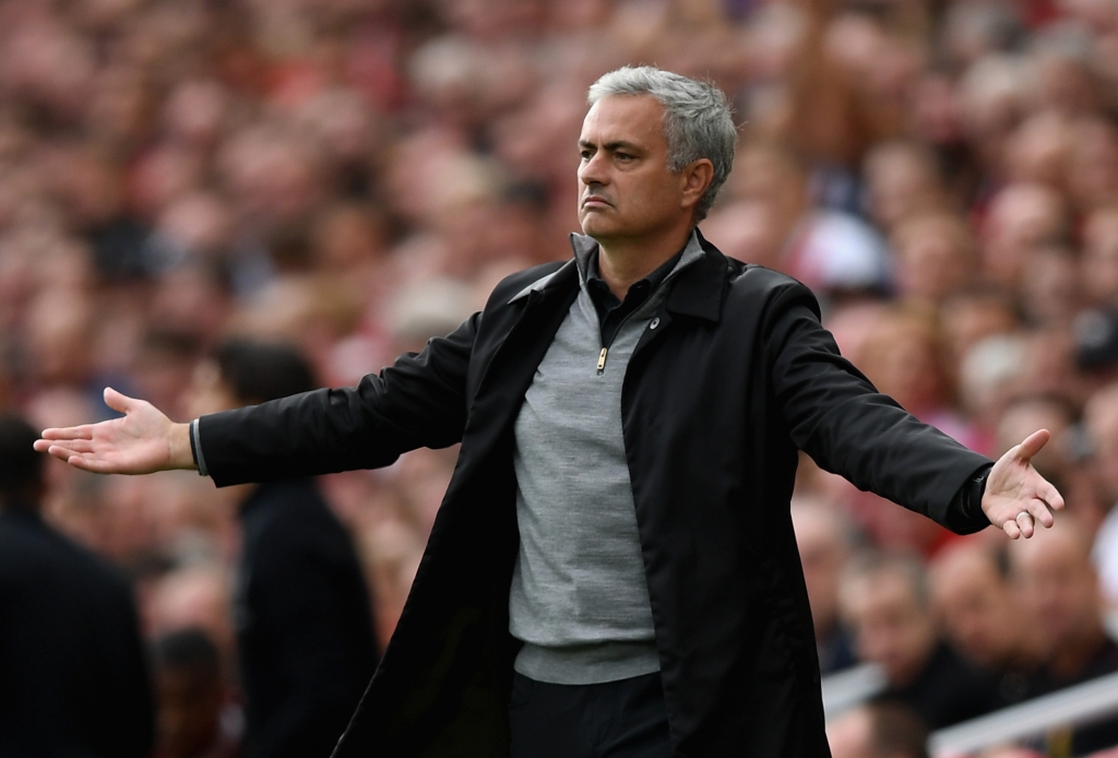 mourinho van vay chi la the gioi quanh ong da doi thay