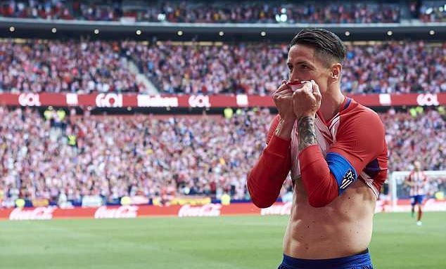 torres lap cu dup trong tran dau chia tay atletico