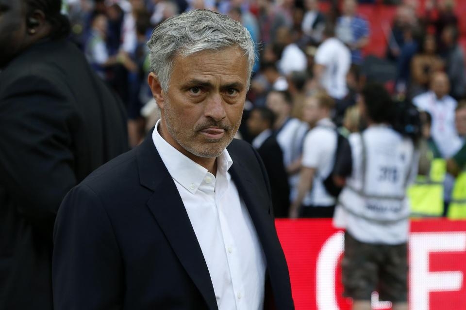 mourinho ra toi hau thu voi toan mu ung ho toi hoac sap do ra di