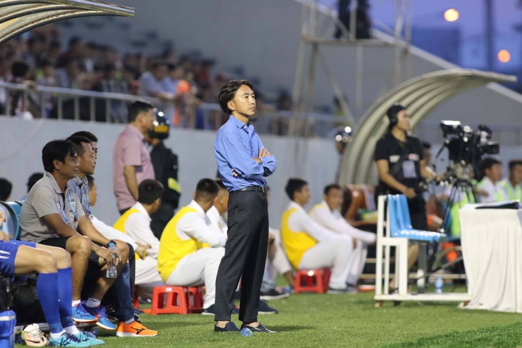 rung dong v league dot 150 ty clb tphcm ngap nghe giai the