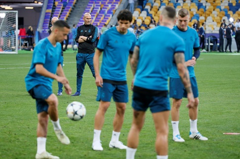 zidane real madrid khong co uu the nao so voi liverpool