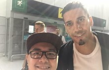 Chris Smalling đến Việt Nam giải khuây nỗi buồn World Cup?