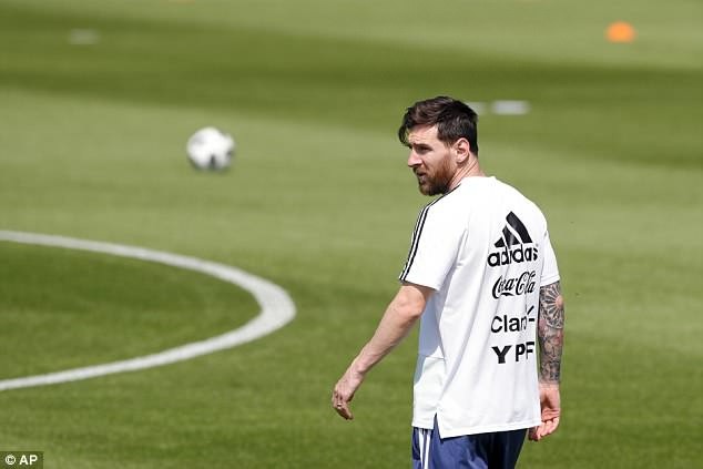 messi quyet dinh doi hinh ra san tran argentina gap nigeria