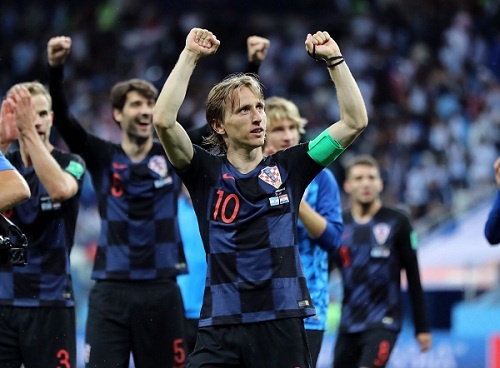 croatia thay 10 vi tri argentina lo ngay ngay