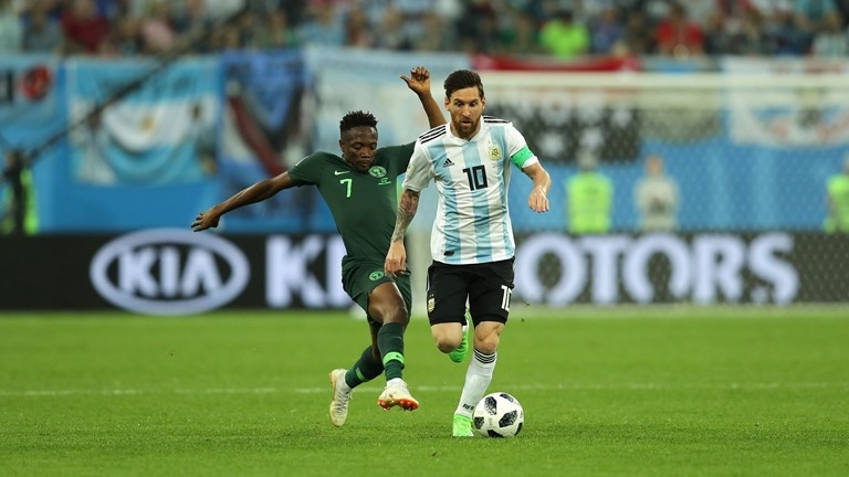 binh luan world cup 2018 argentina lach qua khe cua hep khi messi la mr can tro