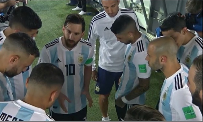 binh luan world cup 2018 argentina lach qua khe cua hep khi messi la mr can tro