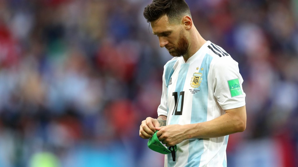 binh luan world cup 2018 messi ronaldo dat nhau ve nuoc vi do la bong da