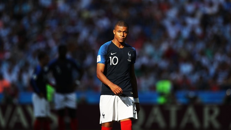mbappe da tro thanh hung than ha argentina nhu the nao