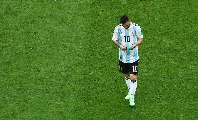 fan cua messi treo co tu van vi argentina thua tran