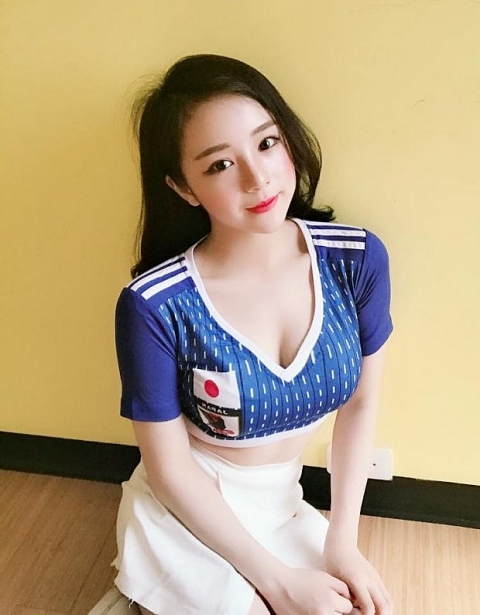toan canh hot girl ngu gat nong bong trong ma u a o tuye n nhat ba n
