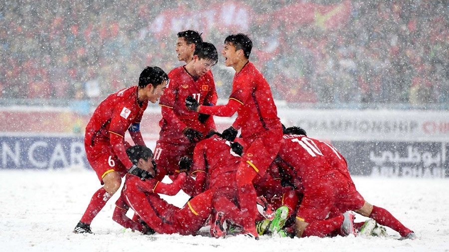 bao luc san co leo thang o v league dung de no luc cua u23 viet nam tro nen vo nghia