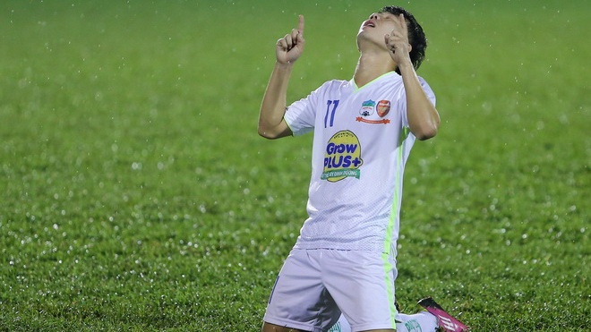 hanh trinh vuot len chinh minh cua minh vuong nguoi ghi sieu pham vao luoi han quoc