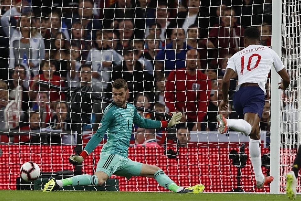 tay ban nha ha do van tuyen anh ngay tai wembley