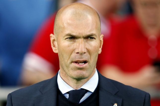 nong zidane da len tieng ve tuong lai giua tin don den mu