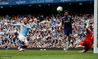 lyon gay dia chan danh guc man city o etihad