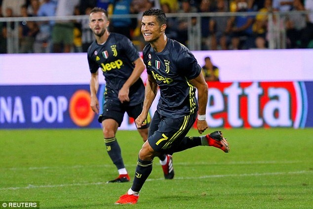 ronaldo ghi ban juventus chem che tren dinh bang