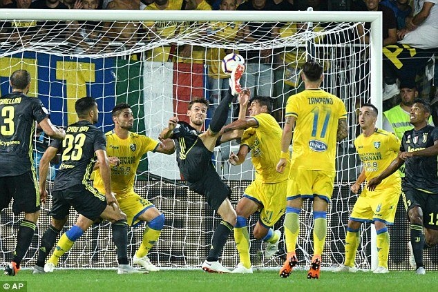 ronaldo ghi ban juventus chem che tren dinh bang
