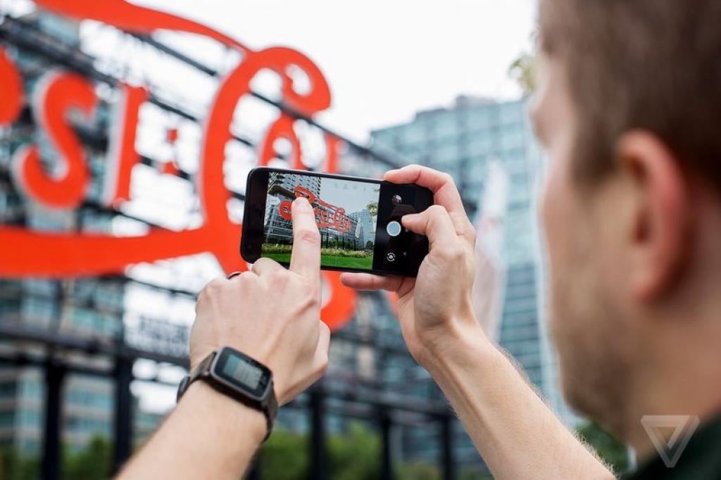 google pixel iphone 7 va galaxy s7 edge so tai camera