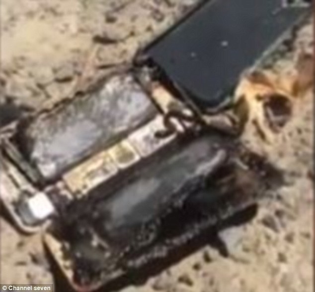 iphone 7 vua moi mua da phat no kinh hoang dot chay ca xe hoi