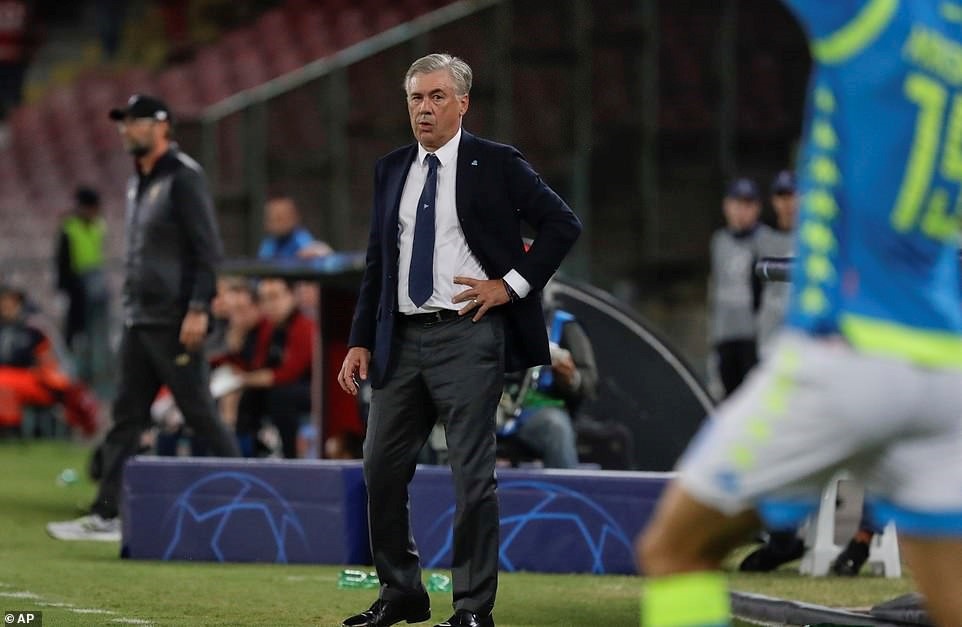 liverpool thua napoli 0 1 klopp chi la ga hoc viec so voi ancelotti