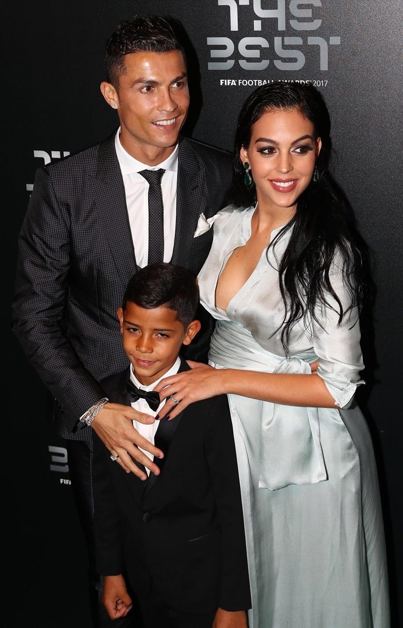 soc lo dien nan nhan thu hai bi ronaldo hiep dam