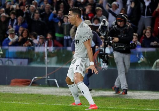 truc tiep udinese vs juventus ronaldo nhan doi cach biet