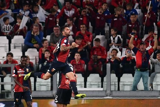 truc tiep juventus vs genoa ba dam gia bi doi gao nuoc lanh the can bang duoc tai lap