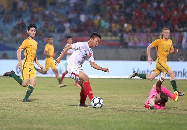 truc tiep u19 viet nam vs u19 australia lach qua khe cua hep